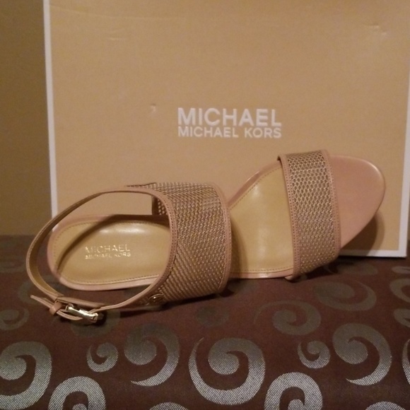 Designer Sandals (Nude) - Picture 2 of 3